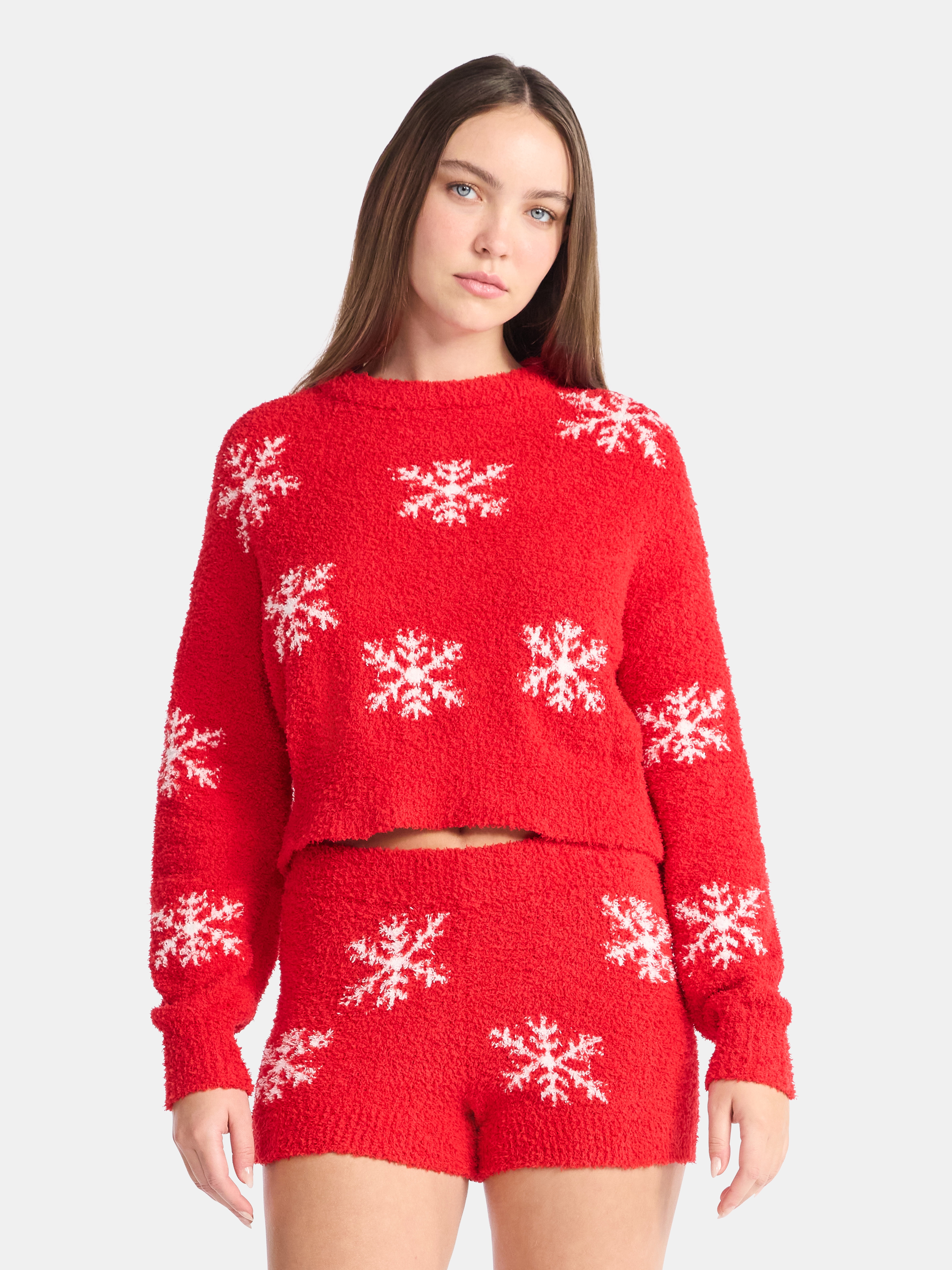 No Boundaries Christmas Plush Sweater and Shorts Set, 2-Piece, Women’s
