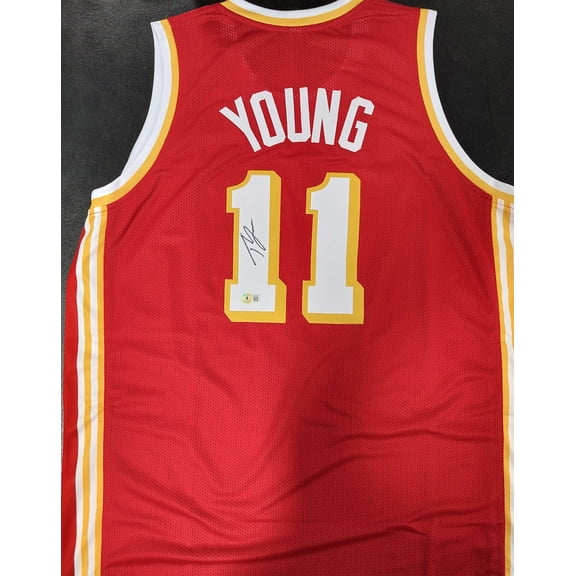 NBA 2022-23 Leaf Autographed Basketball Jersey Box Trae Young Autographed Jersey (Beckett BE80164)