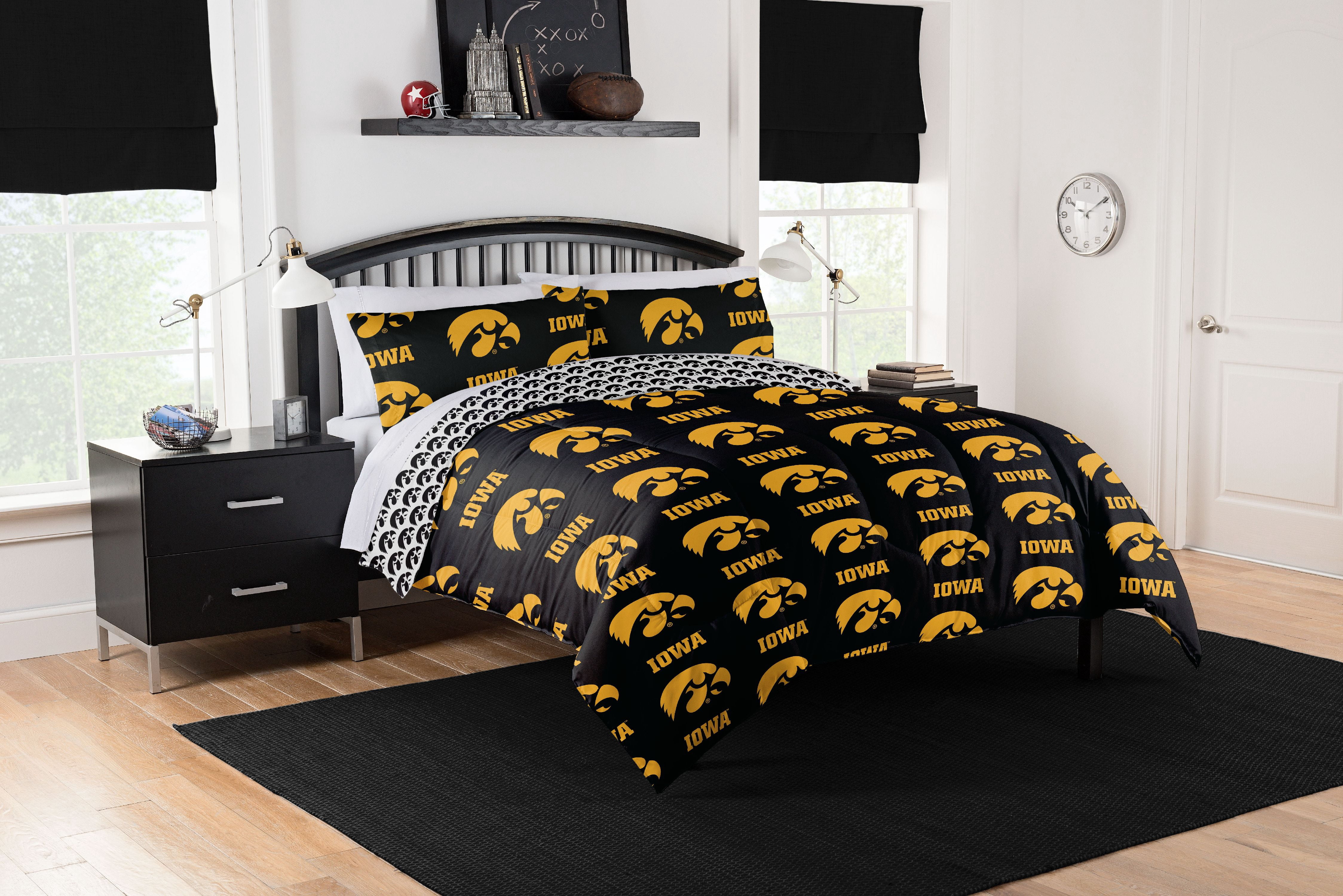 NCAA Iowa Hawkeyes Queen Bed In Bag Set, 1 Each