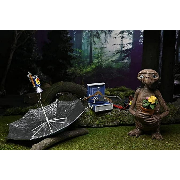 NECA E.T. 40th Anniversary Deluxe Action Figure - 7