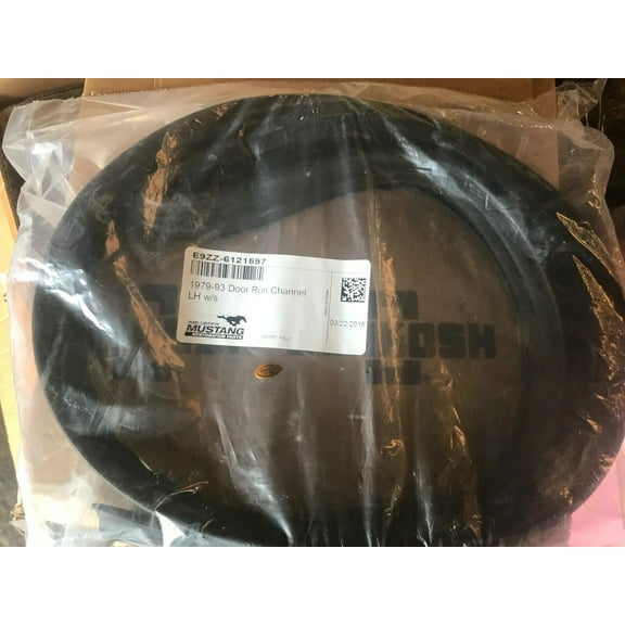 NEW 1979-1993 Mustang Door Window Run Channel Rubber Weatherstrip LH Driver Side