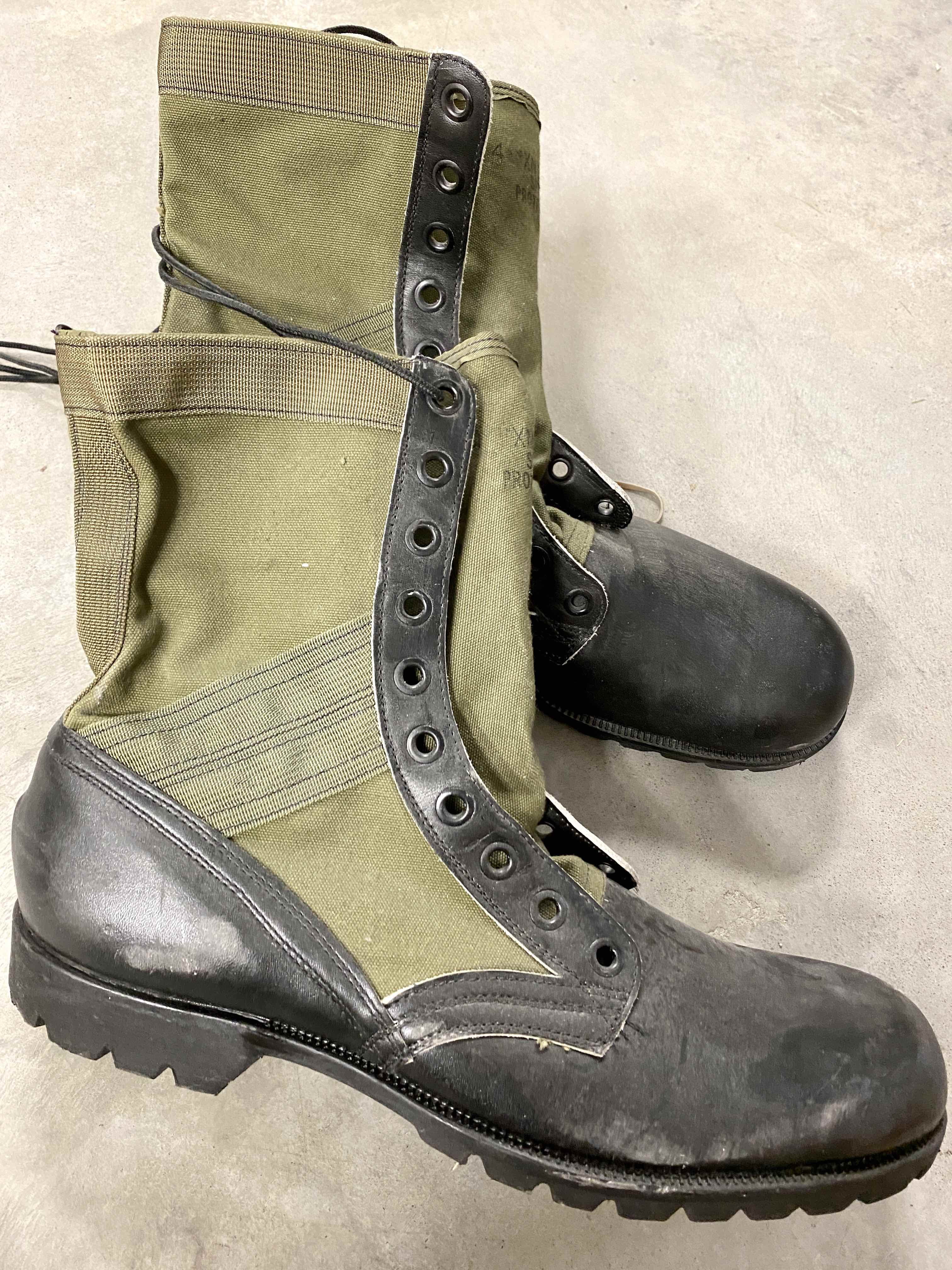 NEW GENESCO VINTAGE 1968 US ARMY VIETNAM WAR ERA JUNGLE BOOTS