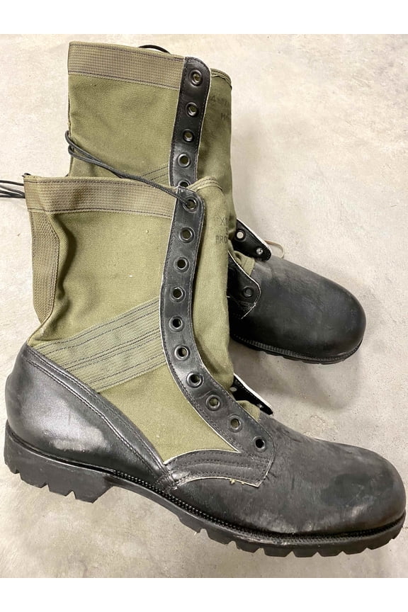 NEW GENESCO VINTAGE 1968 US ARMY VIETNAM WAR ERA JUNGLE BOOTS - SIZE 14XN
