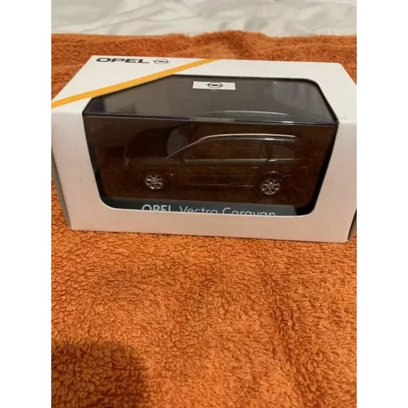 NEW LISTINGOPEL VECTRA C ESTATE DARK GREEN OFFICIAL DEALER MODEL VAUXHALL 1:43 MINICHAMPS Parts