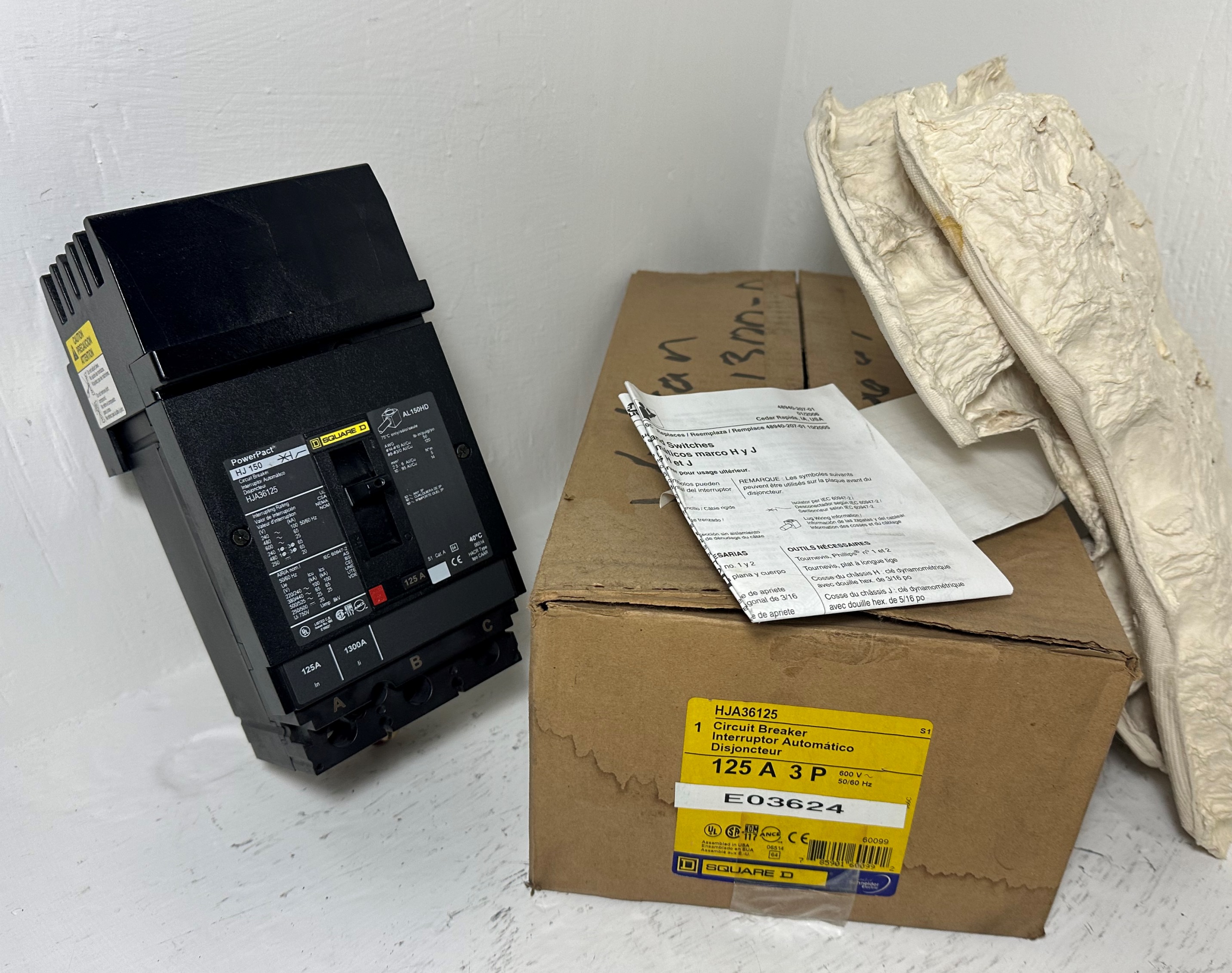 NEW Square D ILine HJA36125 HJ 150 Amp PowerPact Circuit Breaker 125A