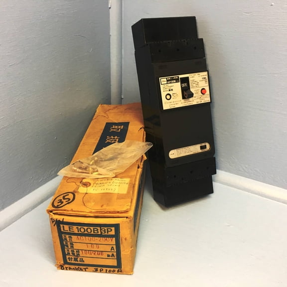NEW Toshiba LE100B 100A Circuit Breaker 3P 100-200V 100/200 mA LE100 100 Amp NIB