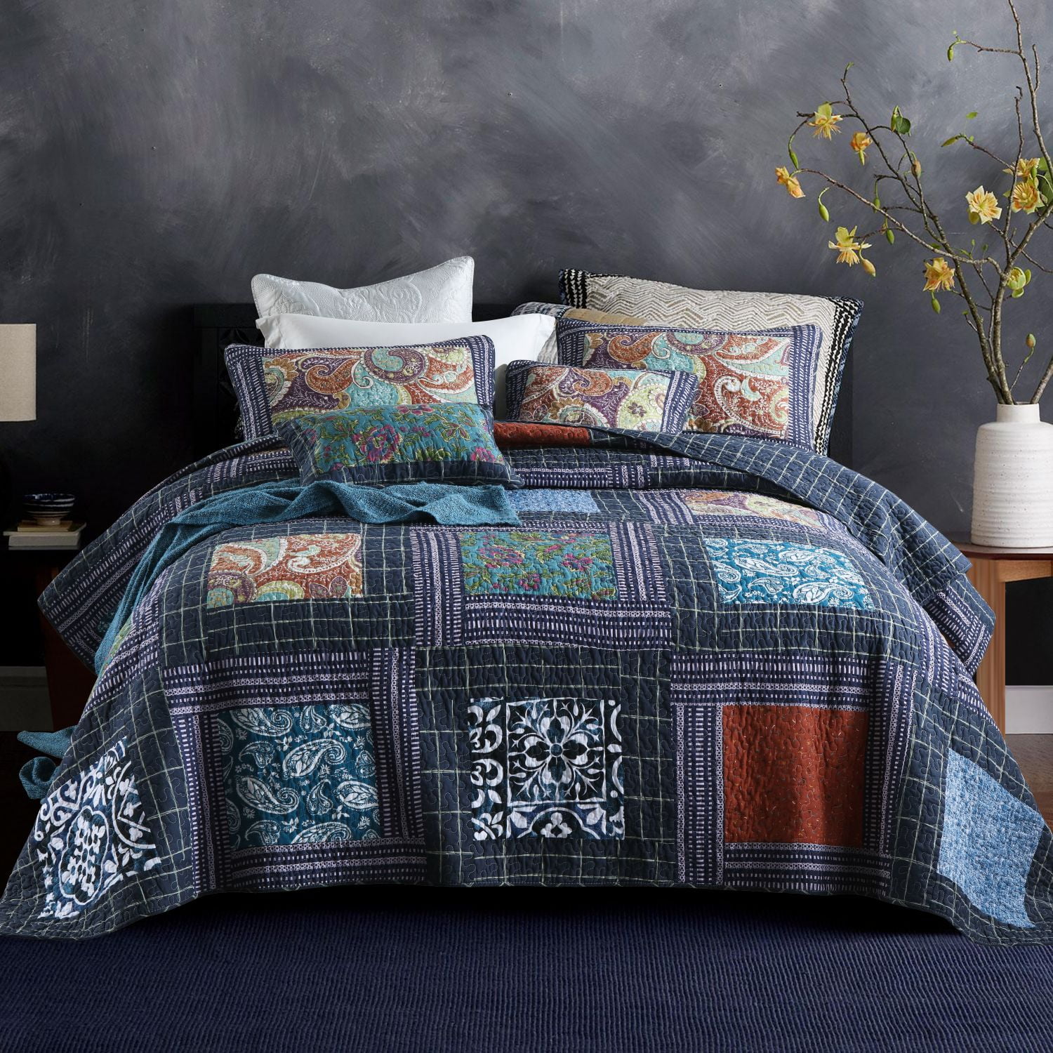 NEWLAKE 3Piece Floral Cotton Patchwork Quilt Set (King, Navy Blue)