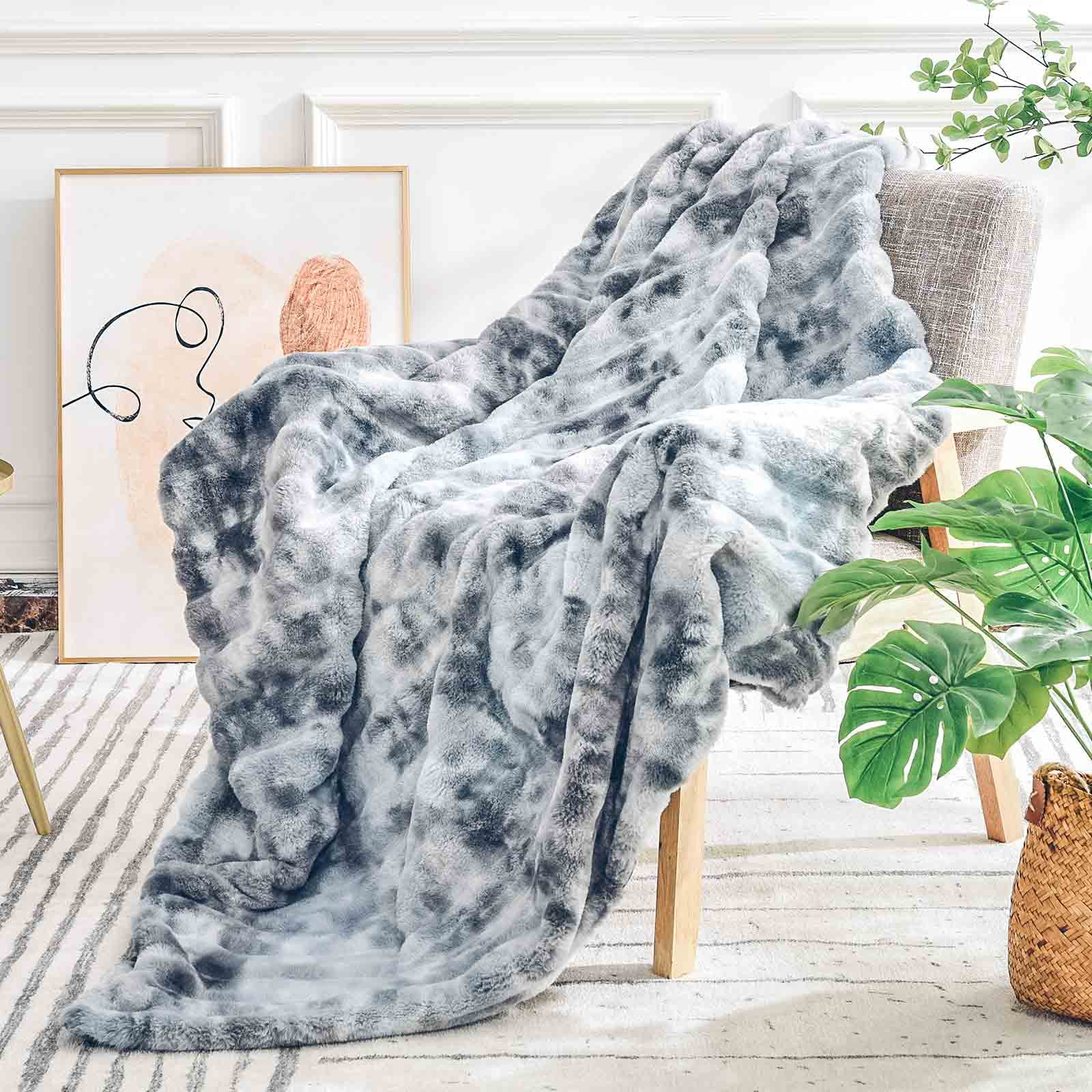 NEXHOME PRO Faux Fur Throw Blanket Grey Ombre Luxury Warm Fuzzy Cozy Fleece Throw Blankets 50 x 60