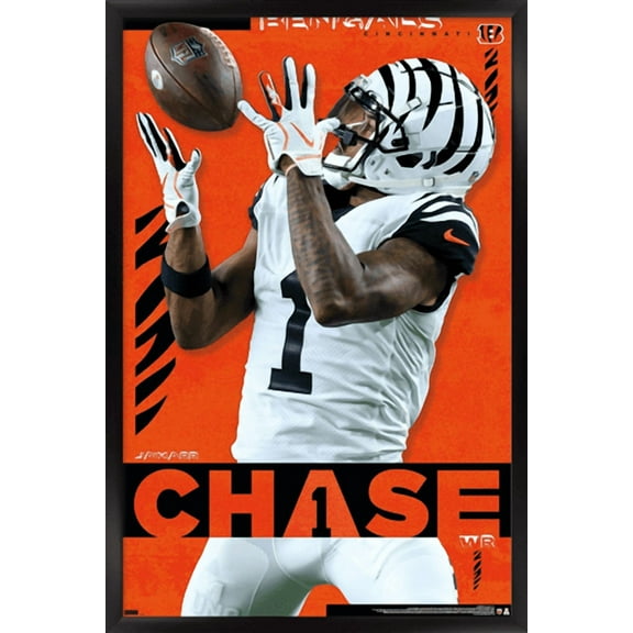 NFL Cincinnati Bengals - Ja'Marr Chase 23 Wall Poster, 14.725" x 22.375" Framed