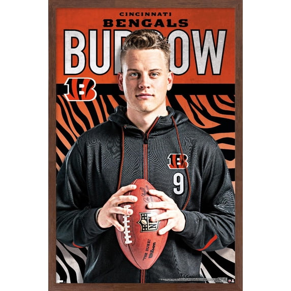 NFL Cincinnati Bengals - Joe Burrow Pose 20 Wall Poster, 22.375" x 34" Framed