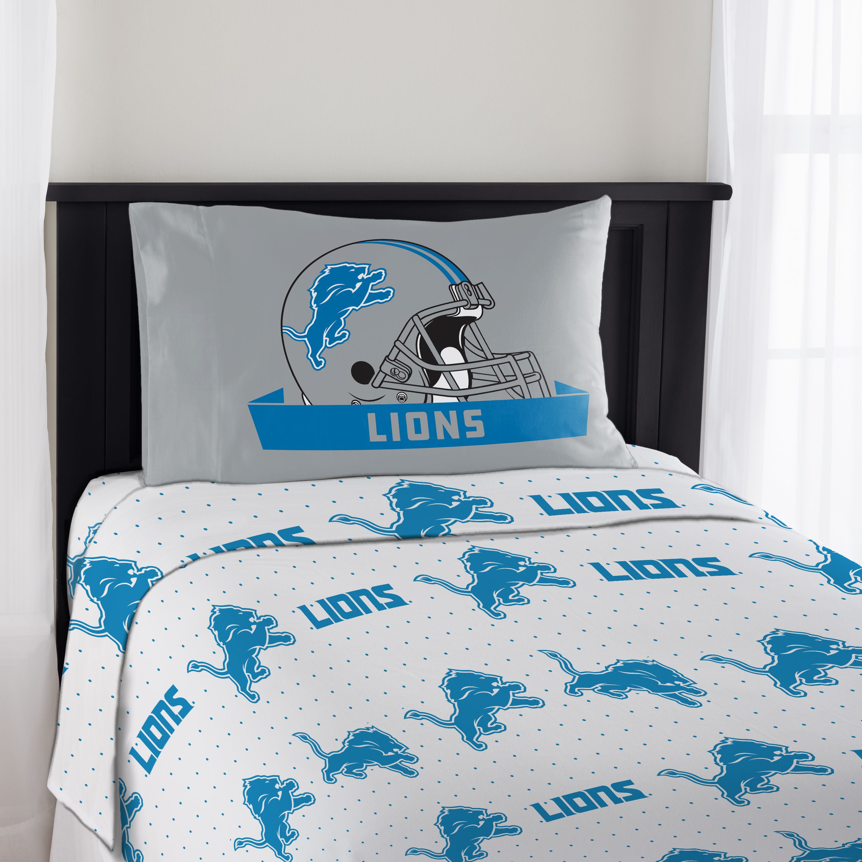 Lids Detroit Lions Holiday Reindeer Blanket and Pillow Combo Set