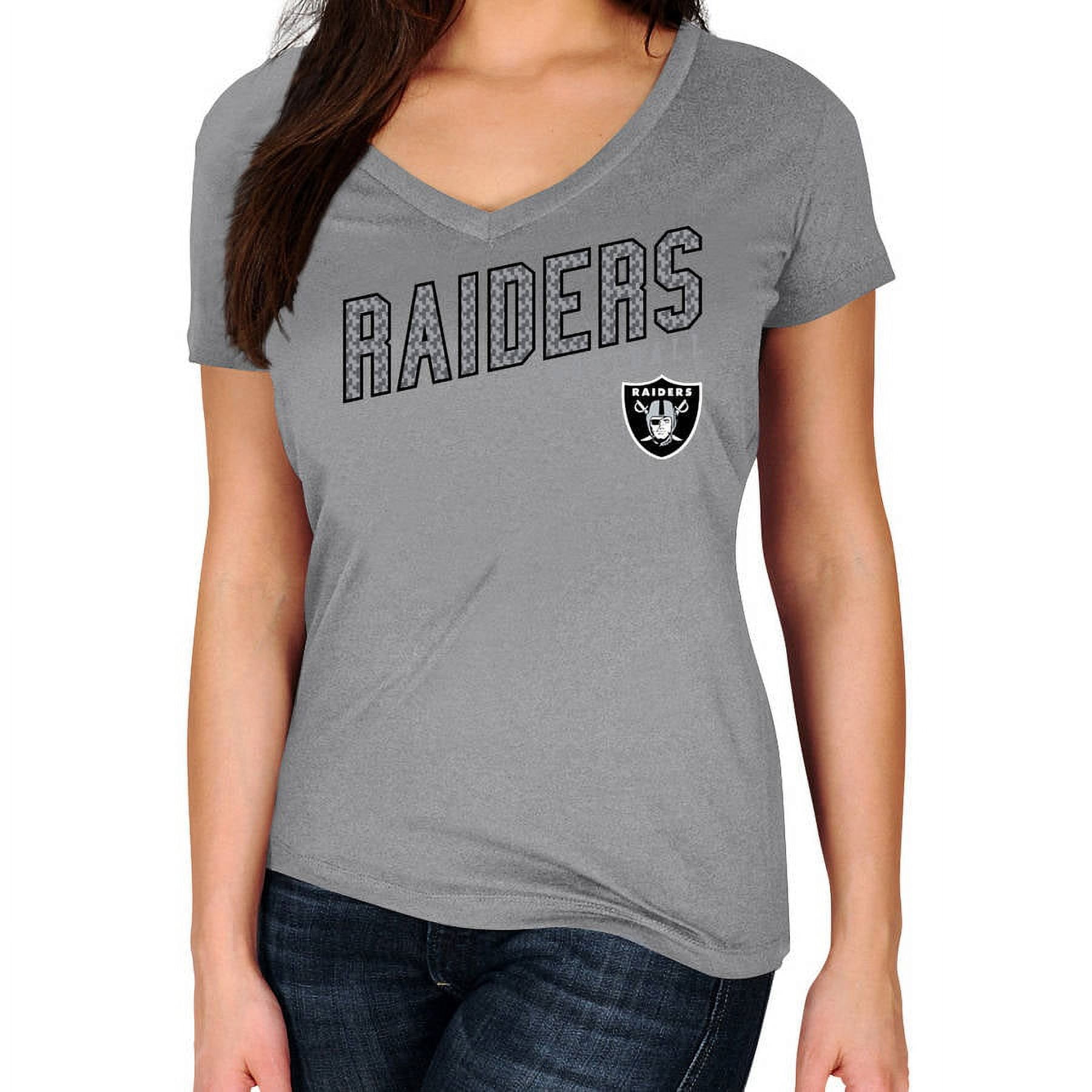 NFL Las Vegas Raiders Women's Plus Size Short Sleeve V-Neck T-Shirt - 1X