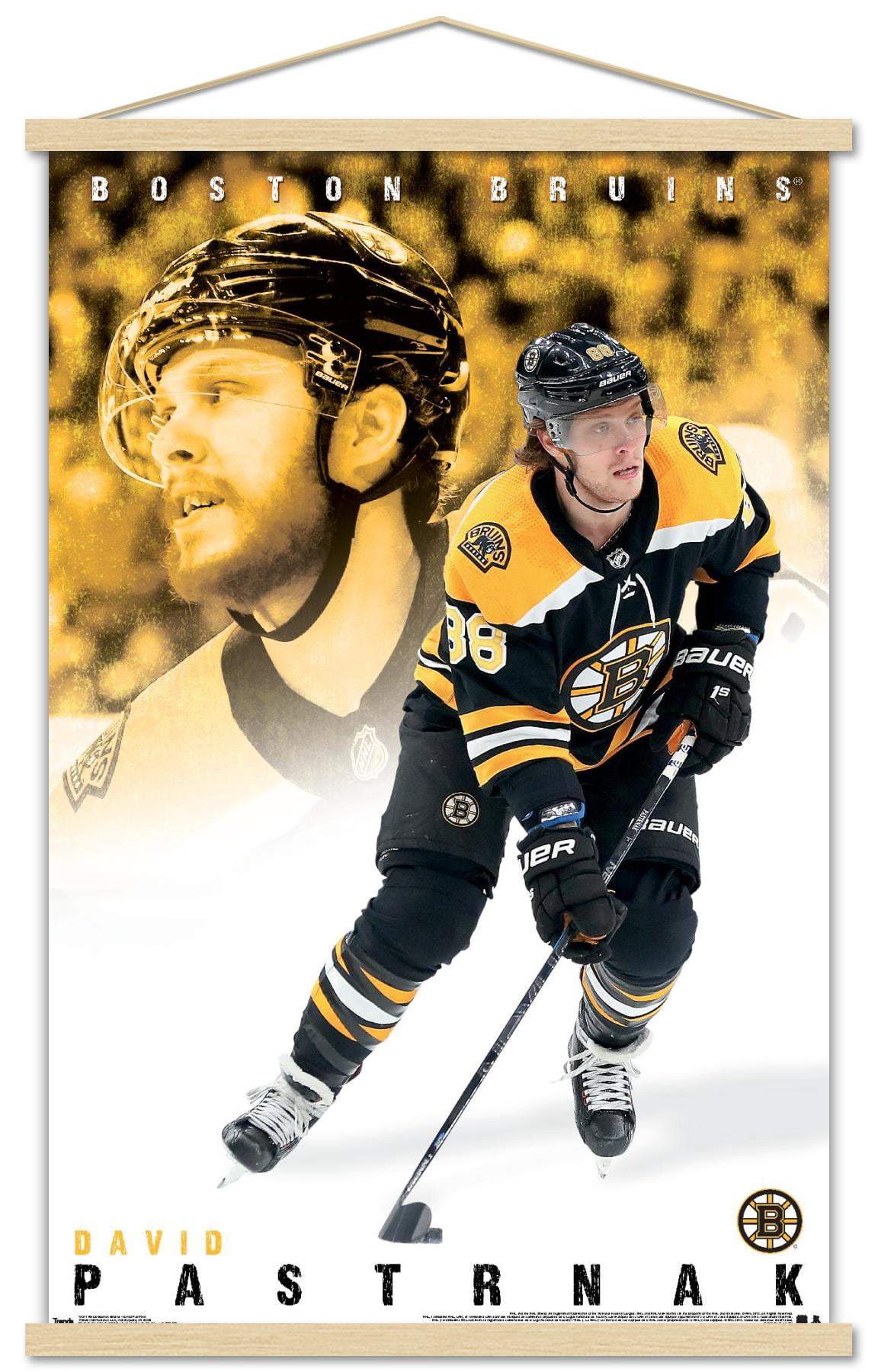 NHL Boston Bruins - DaVid Pastrnák 19 Wall Poster with Wooden Magnetic Frame, 22.375" x 34"
