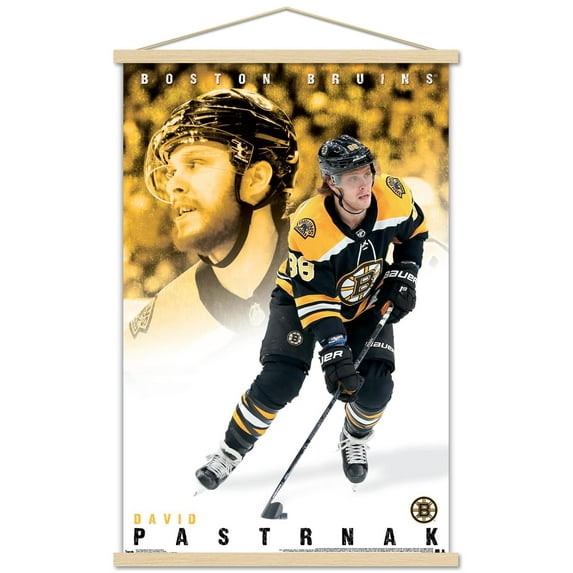 NHL Boston Bruins - DaVid Pastrnák 19 Wall Poster with Wooden Magnetic Frame, 22.375" x 34"