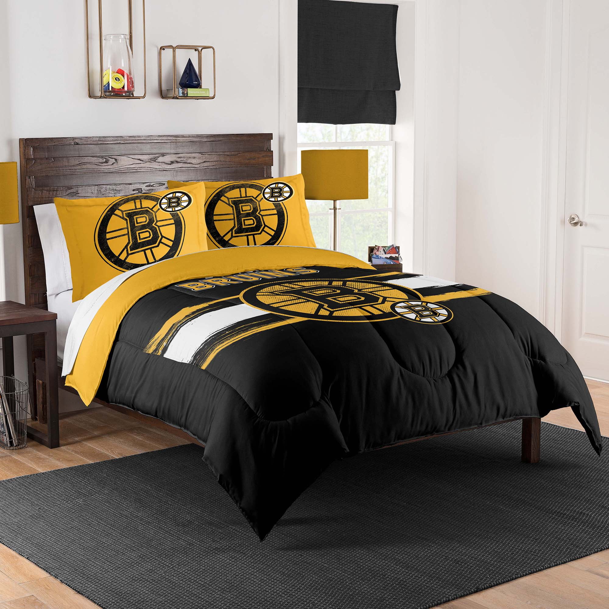 NHL Boston Bruins Officially Licensed Comforter & Sham set Full/Queen