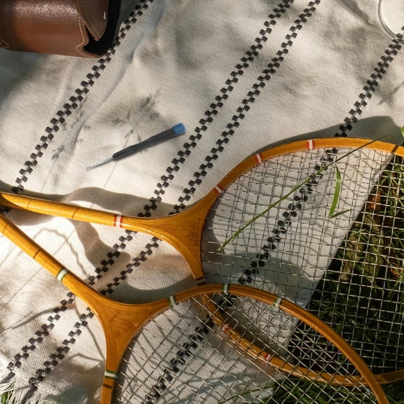 NICEXMAS Portable Badminton and Tennis Racket nging Tool Convenient and Lightweight Design