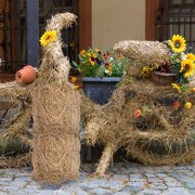 NICEXMAS 2Pcs Small Animal Bedding Straw Durable Light Brown Hay for Indoor Outdoor Seasonal Displays
