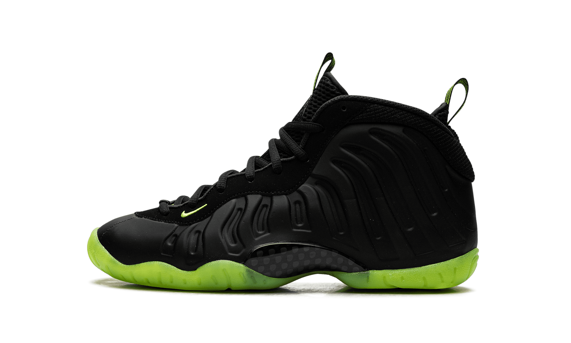 nike little posite one all black
