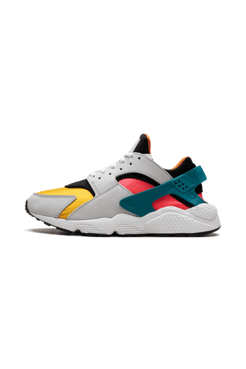 Men\'s Air Huarache Run NYC Casual Sneakers This Nike Air Huarache Celebrates The Big Apple main image 3