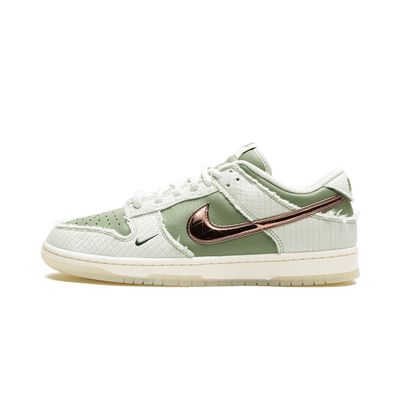NIKE MENS Dunk Low "Kyler Murray - Be 1 of One" FQ0269 001 FQ0269 001 from Stadium Goods