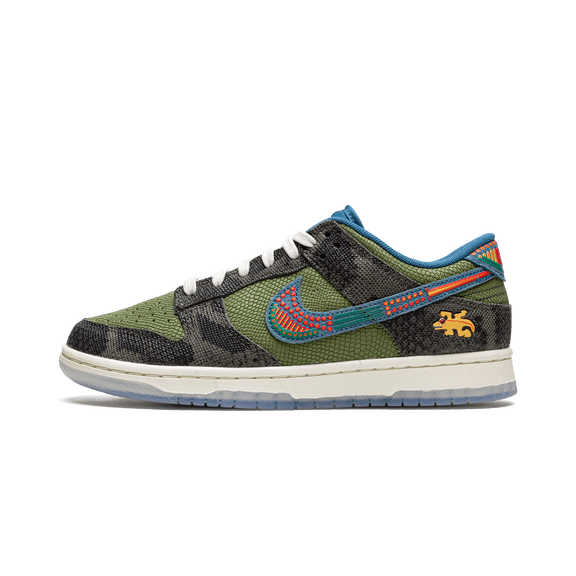 NIKE MENS Dunk Low "SiEMPRE Familia" DO2160 335 from Stadium Goods