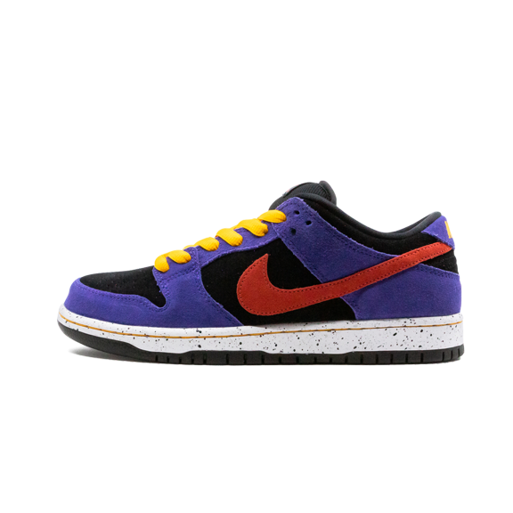 NIKE MENS SB Dunk Low "ACG Terra" BQ6817 008 from Stadium Goods