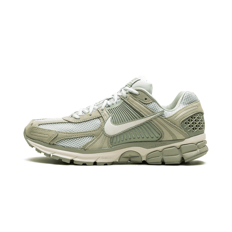 NIKE MENS Zoom Vomero 5 