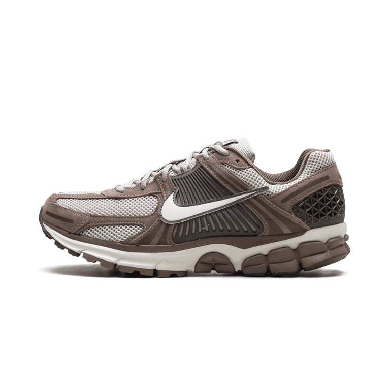 NIKE MENS Zoom Vomero 5 
