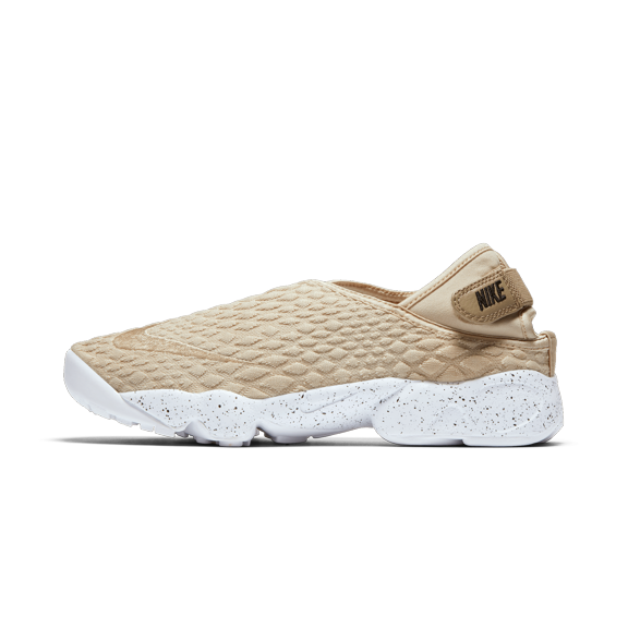 NIKE WOMENS Rift Wrap SE WMNS "Oatmeal" 881192 100 from Stadium Goods