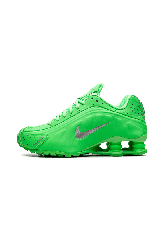 WOMENS Shox R4 Womens "Green Strike" HV0839 398 HV0839 398 from Stadium Goods