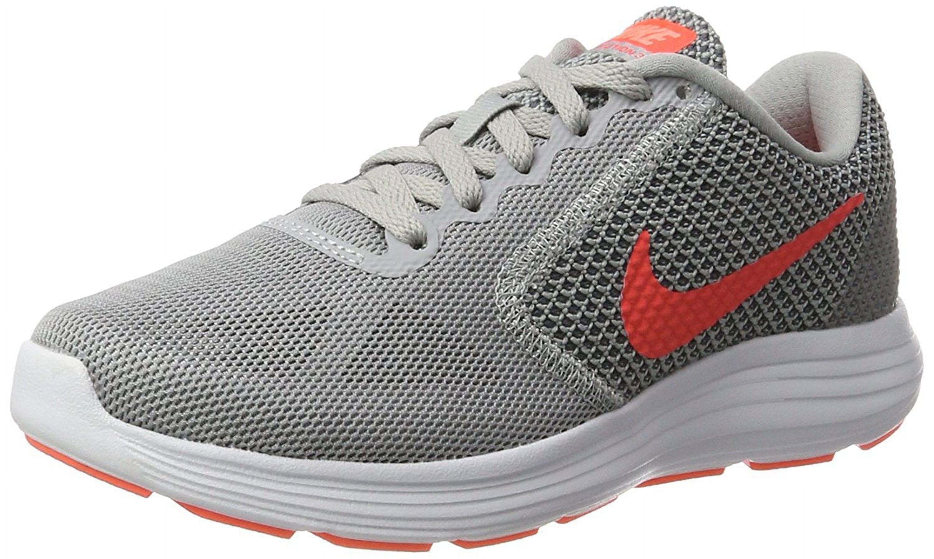 women nike revolution 3