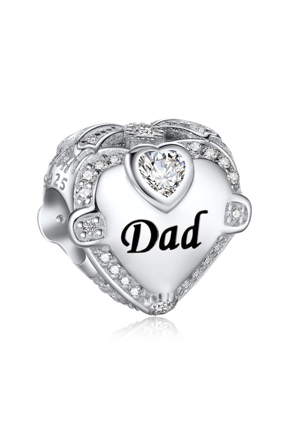 925 sterling silver heart pendant engraved with the words “I love my dad,” suitable for pairing with a bracelet or necklace.