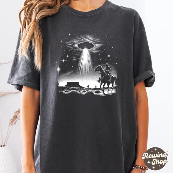 NODB Ufo Cowshirt, Vintage Western T-Shirt, Vintage Rodeo Graphic Tee, Oversized Cowt Shirt, Wild West Tshirt, Cow Top BLACK Unisex S-5XL Hot Trending Shirt, Vintage Birthday Gift