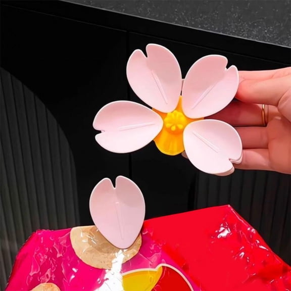 NOVELAR Two-in-One Fridge Magnet and Bag Sealer, Petal Design 3.54 in Wide, Prevents Slippage and Contamination, Practical Gadget for Modern Kitchen Storage
