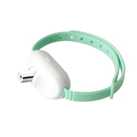 NOVELAR USB-C Rechargeable LED Cat Collar, Lightweight 0.85 oz Design for Comfort, Flashing Mode for Solo Pet Entertainment