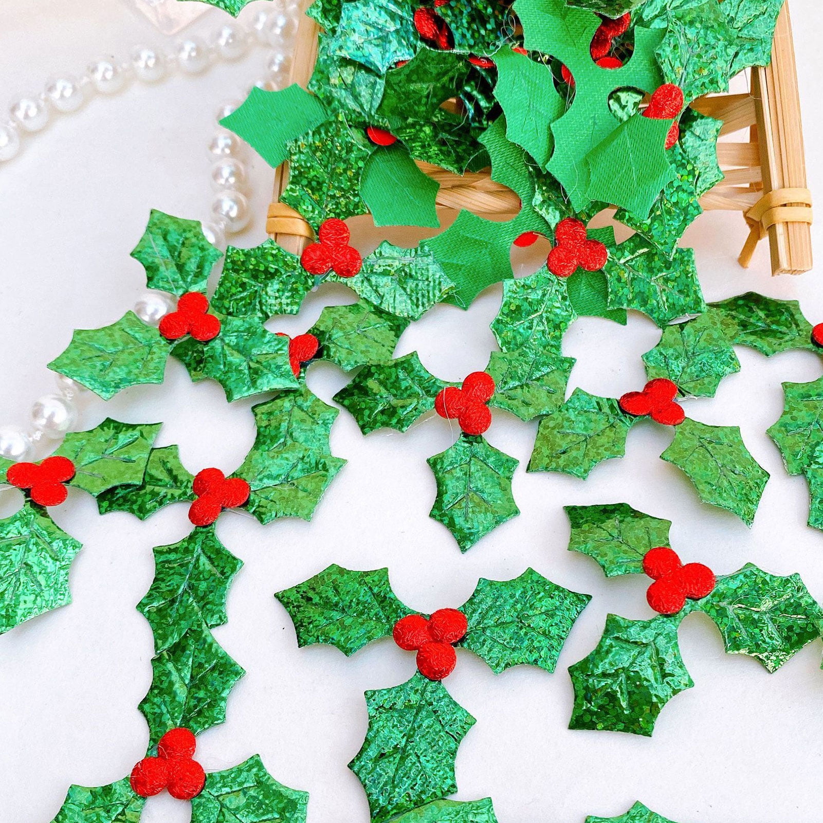 NUZYZ 100Pcs Christmas Green Leaves Christmas Tree Decoration Holly Berries  Leaves Appliques Decoration for Party Home Christmas Wreath 