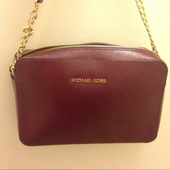 NWT Michael Kors Jet Set EW Leather Crossbody in Plum