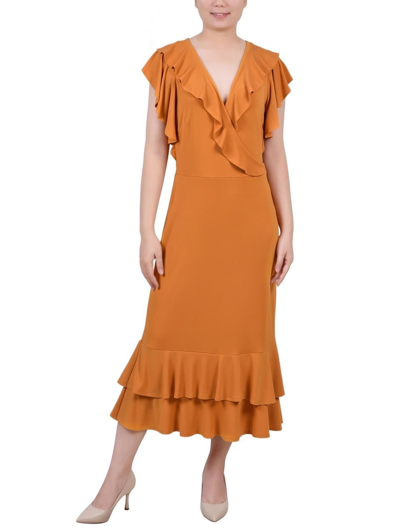 chinese dress ladies Amazon.com: R.Vivimos Off-Shoulder Dresses for Women Summer Puff Sleeve  Empire Waist Casual Ruffle A-Line Flowy Midi Dress with Belt (Small,  Babyblue) : Clothing, Shoes & Jewelry main image 1