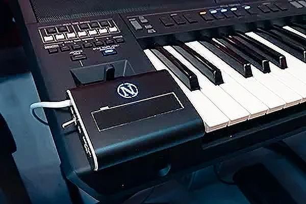 Nalbantov MidiRIB MIDI Ribbon Controller suitable for Waldorf with a MIDI interface black or silver