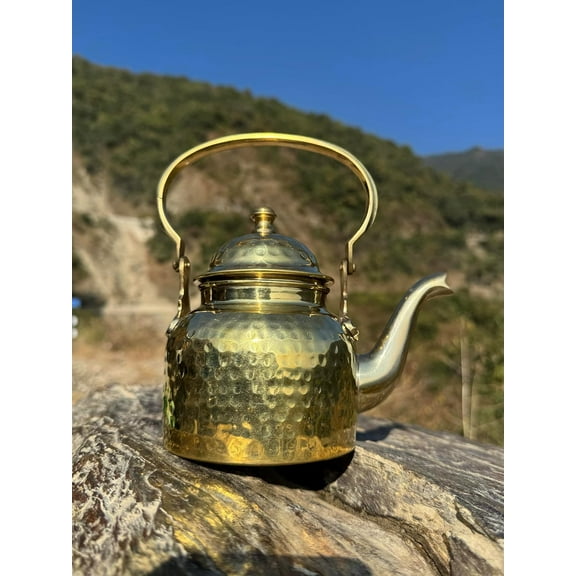NamasteHimalayas Exquisite Brass Hammered Kettle: A Handcrafted Masterpiece Combining Timeless Elegance, Traditional Craftsmanship, Beauty for Your Home