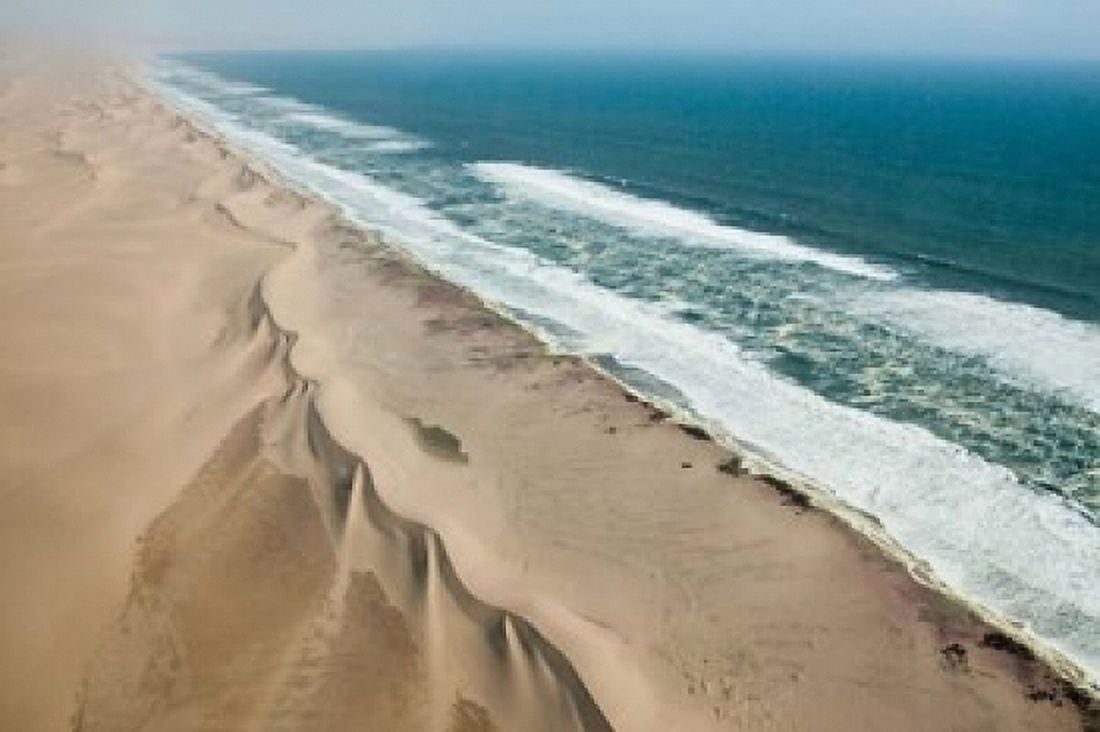 Namibia Skeleton Coast Coastline Canvas Art - Jaynes Gallery  DanitaDelimont (17 x 11)