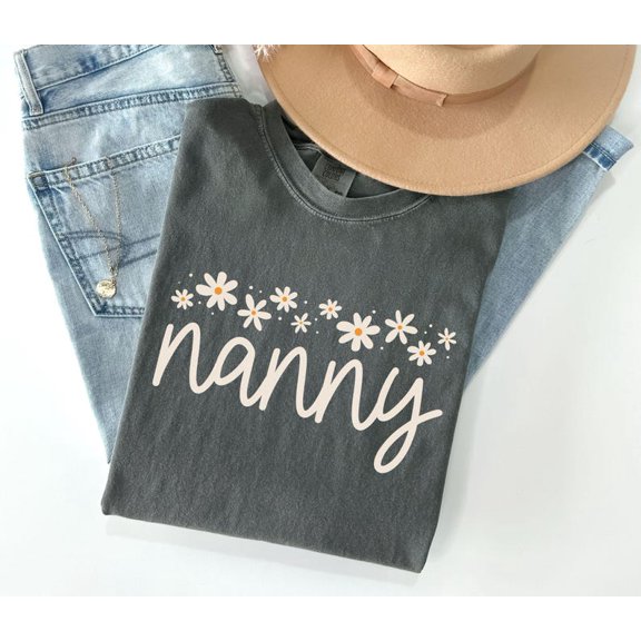 Nanny Shirt, Nanny Shirt, Daisy Nanny Shirt, New Grandma Gift, Pregnancy Reveal For New Grandma, Grandma Gift