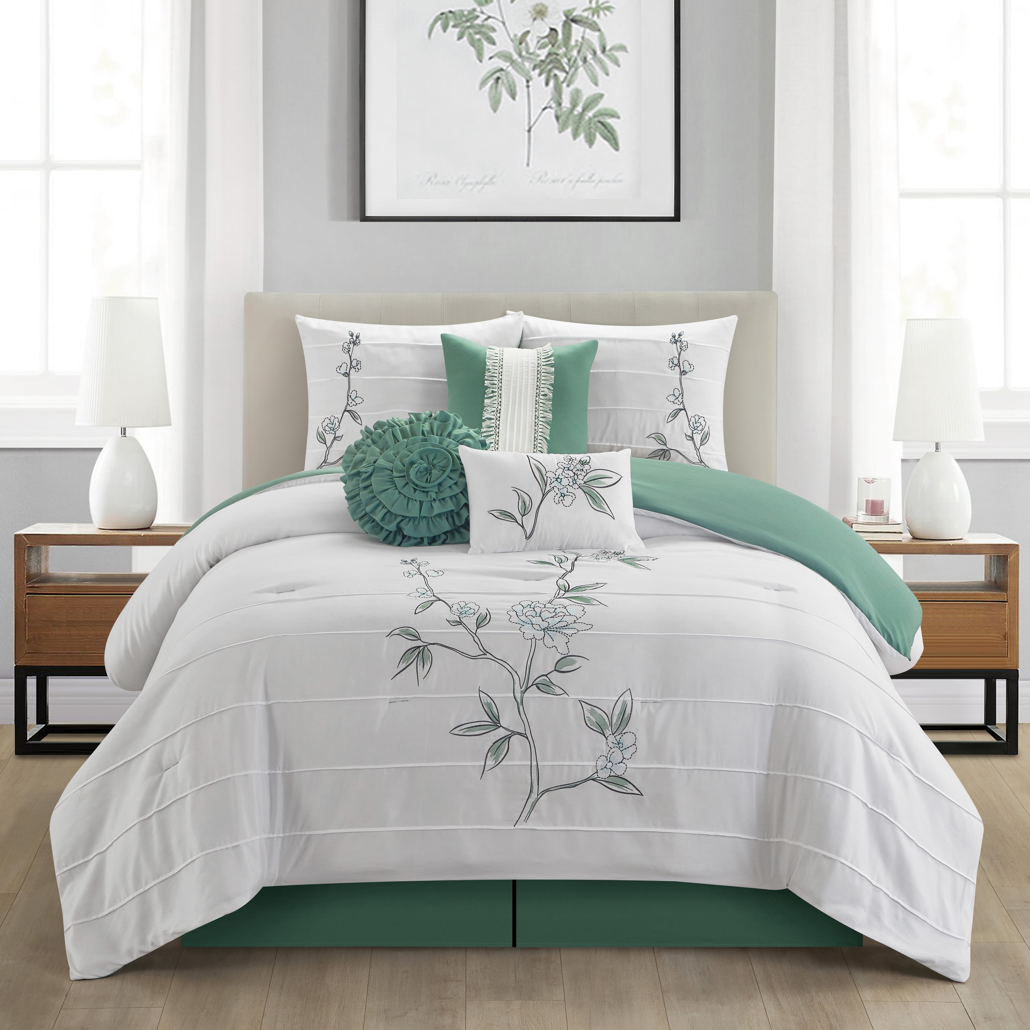 Queen White and Green Botanical Polyester Comforter Set