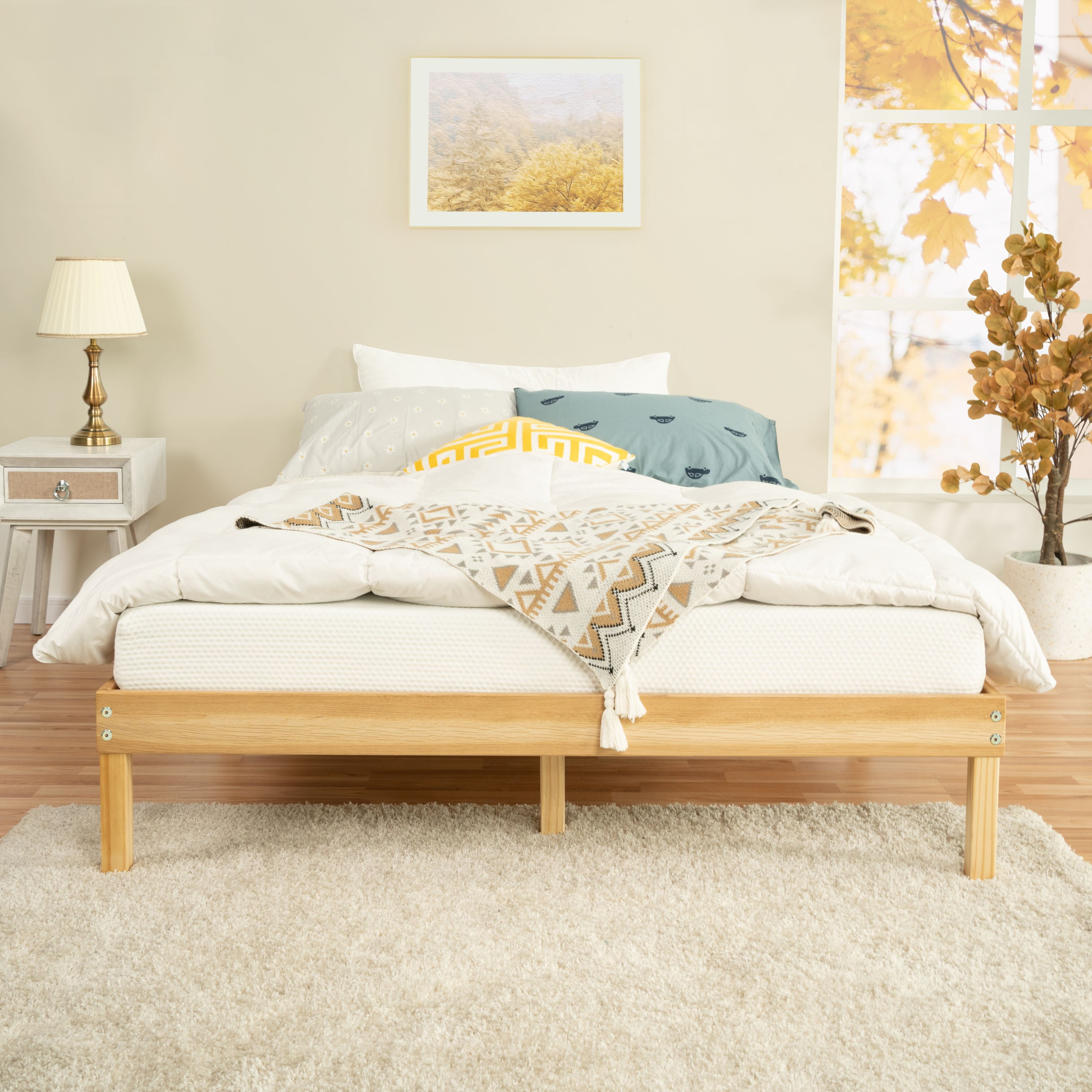 Naomi Home Lucia 14 Inch Solid Wood Platform Bed Queen Bed Frame, Pine