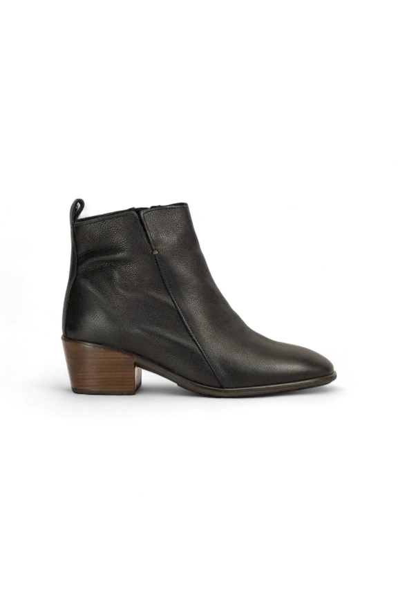 Ethic Boots Women's 9 Black Leather Zipper Almond Toe Ankle Bootie ZPO3157