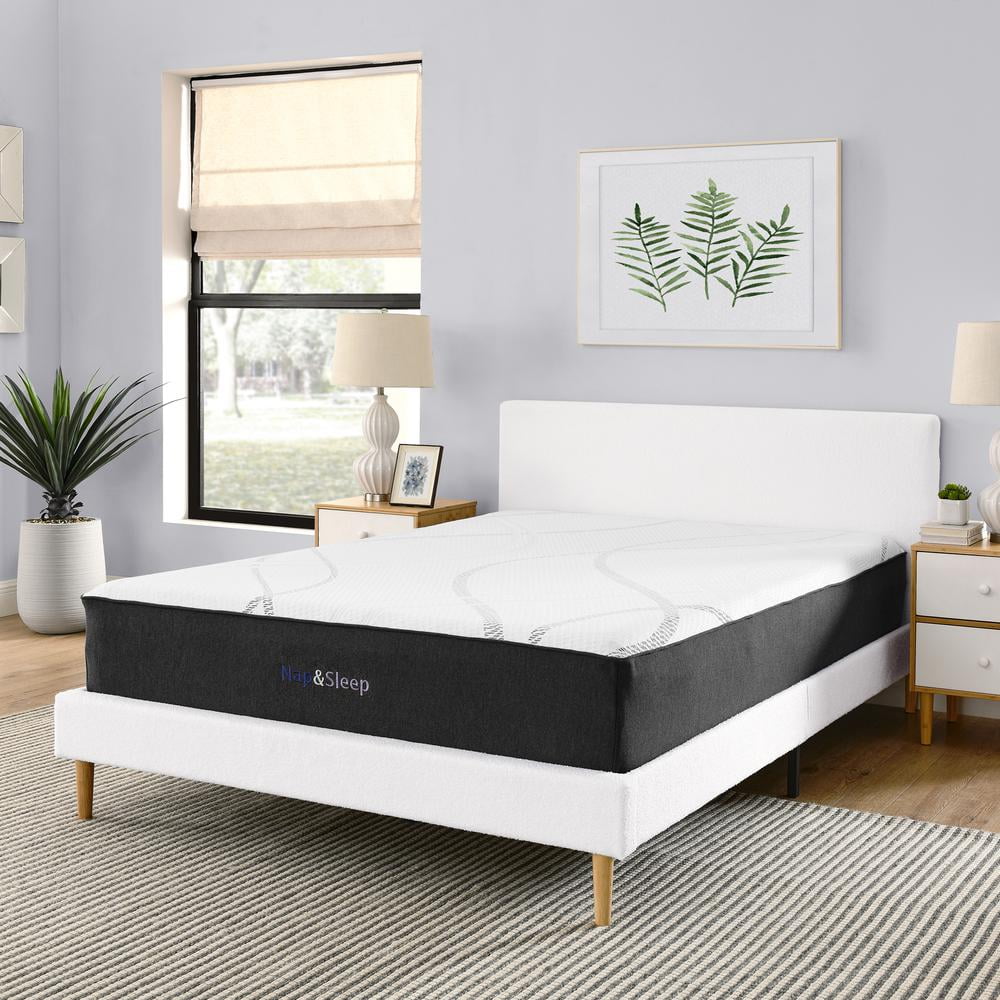 Queen 10" Black and White Memory Foam Mattress with Cooling Cover