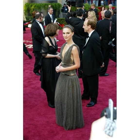 Natalie Portman At Arrivals For 77Th Annual Academy Awards Oscar Ceremony, The Kodak Theatre, Los Angeles, Ca, Sunday, February 27, 2005. Photo By Effie NaddelEverett Collection