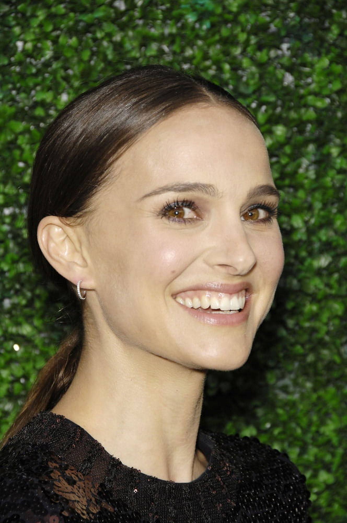 Natalie Portman At Arrivals For Ucla Younes & Soraya Nazarian Center For Israel Studies Gala Canvas Art - (16 x 20)