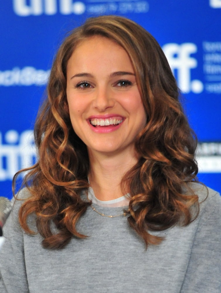 Natalie Portman At The Press Conference For Black Swan Press Conference At Toronto International Film Festival (Tiff) Canvas Art - (16 x 20)