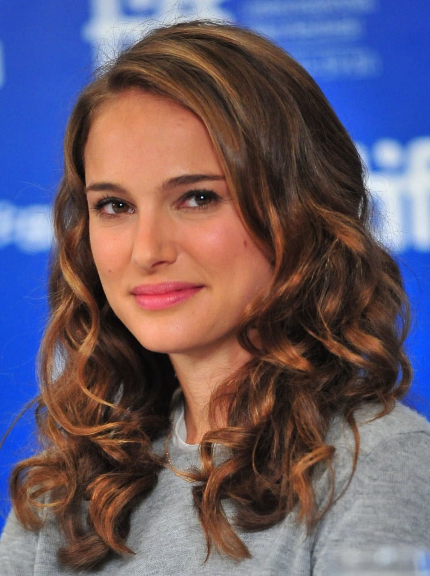Natalie Portman At The Press Conference For Black Swan Press Conference At Toronto International Film Festival (Tiff) Canvas Art - (16 x 20)